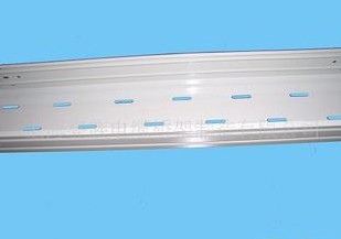 橋架強度大、結構輕、造價低